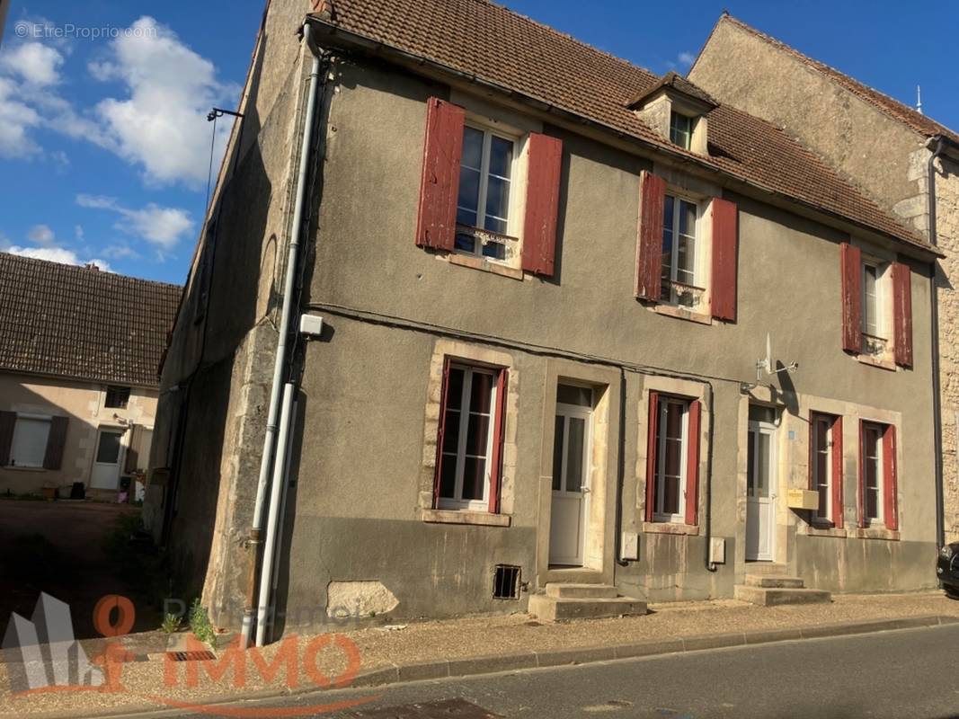 Appartement à ENTRAINS-SUR-NOHAIN