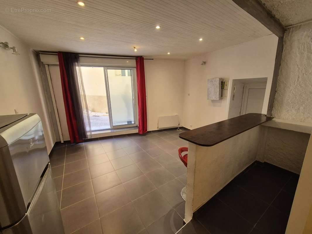 Appartement à POURRIERES