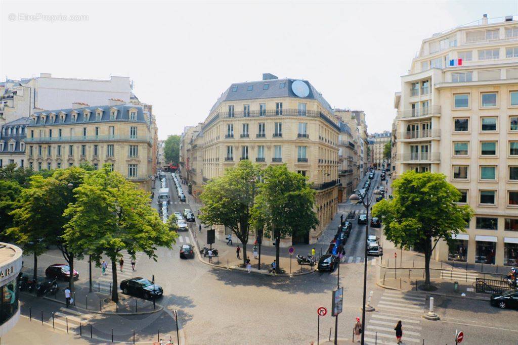 Appartement à PARIS-8E