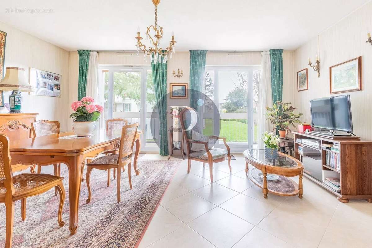 Appartement à VERRIERES-LE-BUISSON