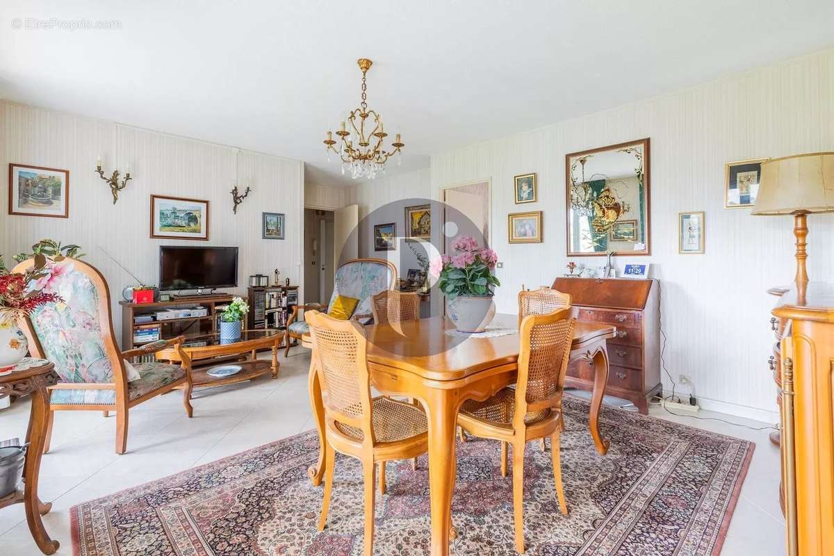 Appartement à VERRIERES-LE-BUISSON