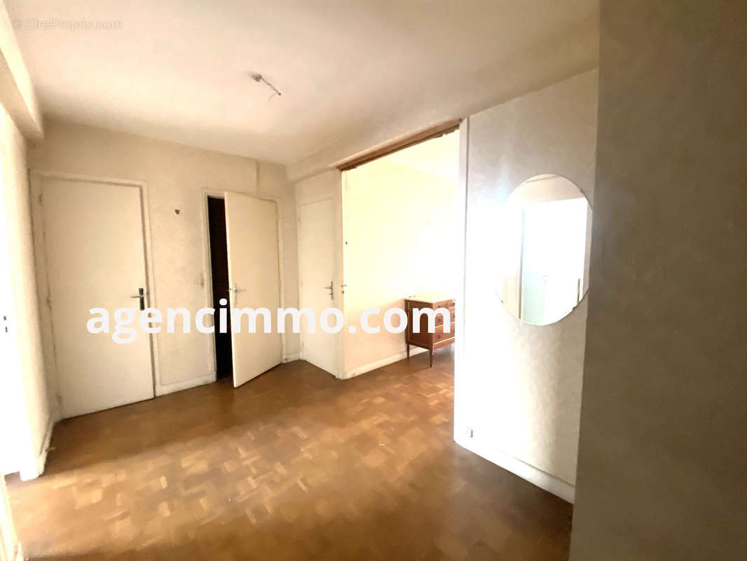 Appartement à MONTROUGE