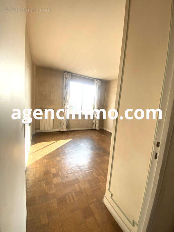 Appartement à MONTROUGE