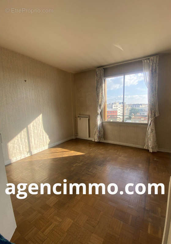 Appartement à MONTROUGE