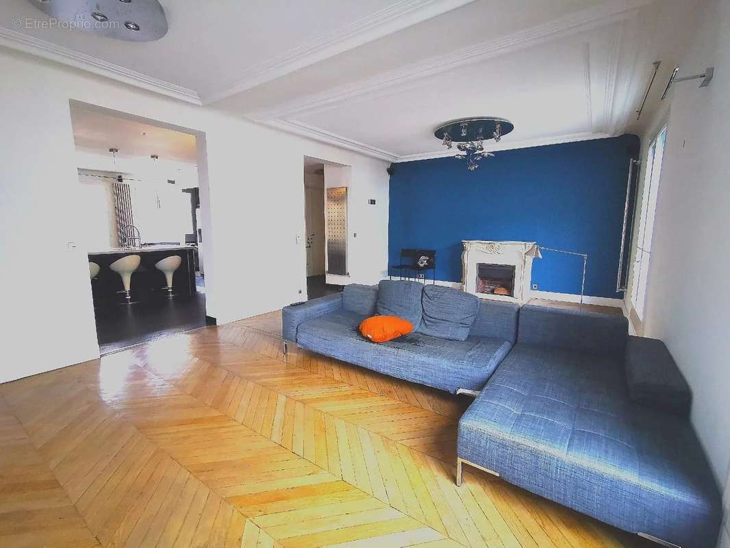 Appartement à PARIS-8E