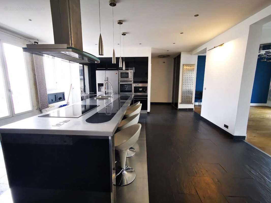 Appartement à PARIS-8E