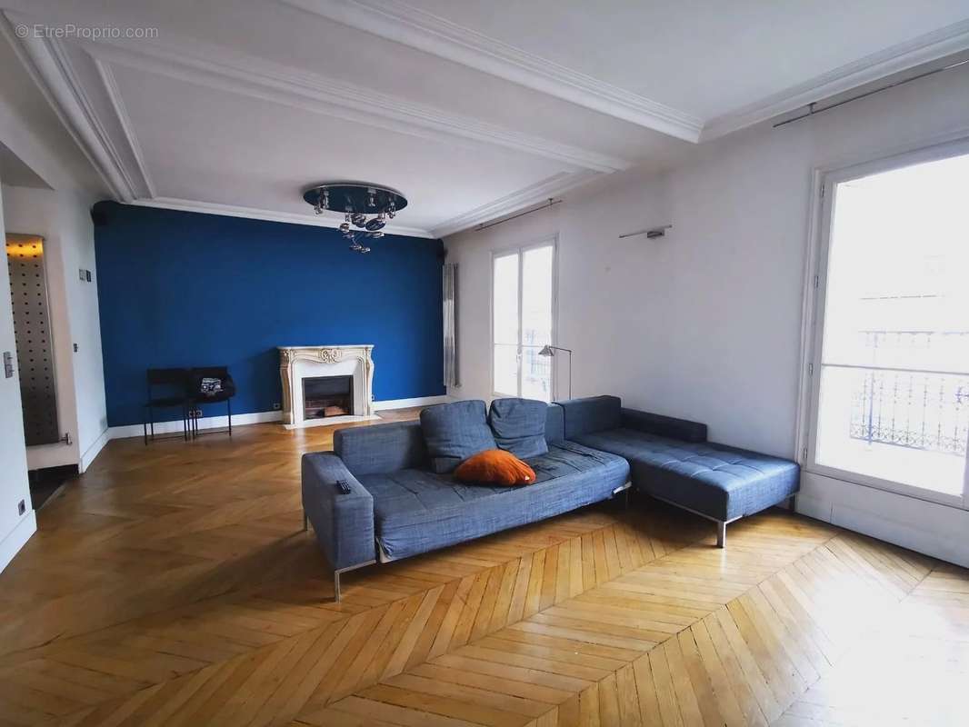 Appartement à PARIS-8E