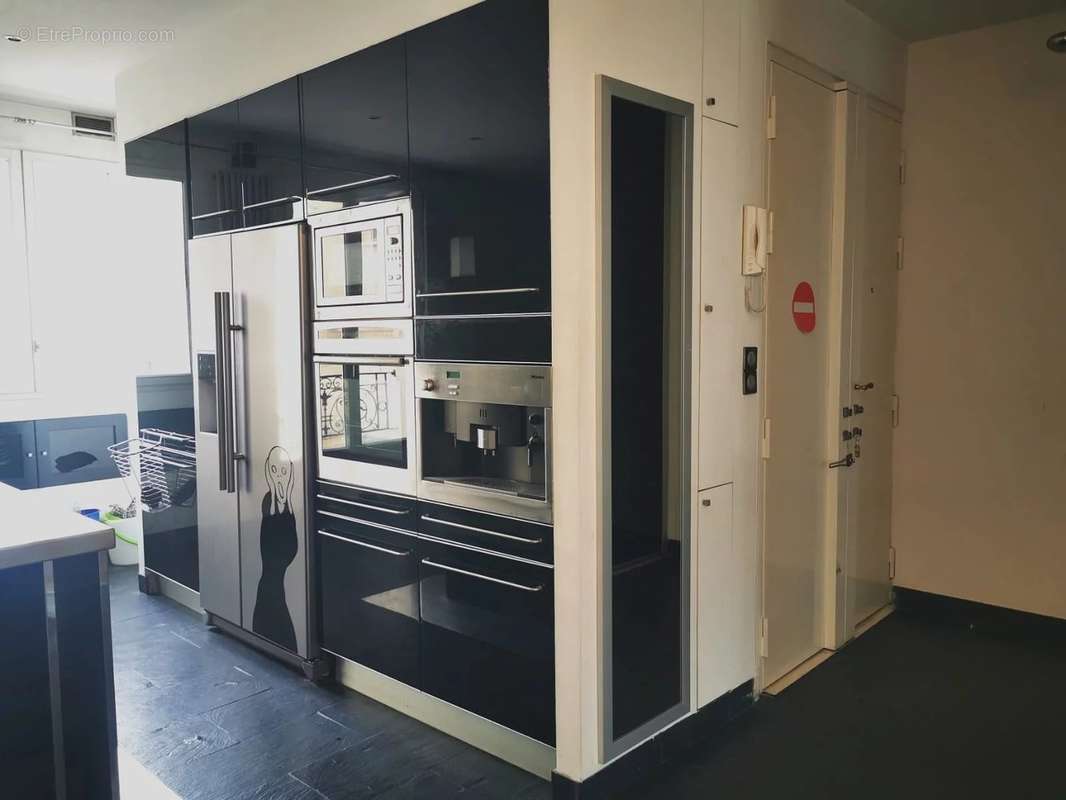 Appartement à PARIS-8E