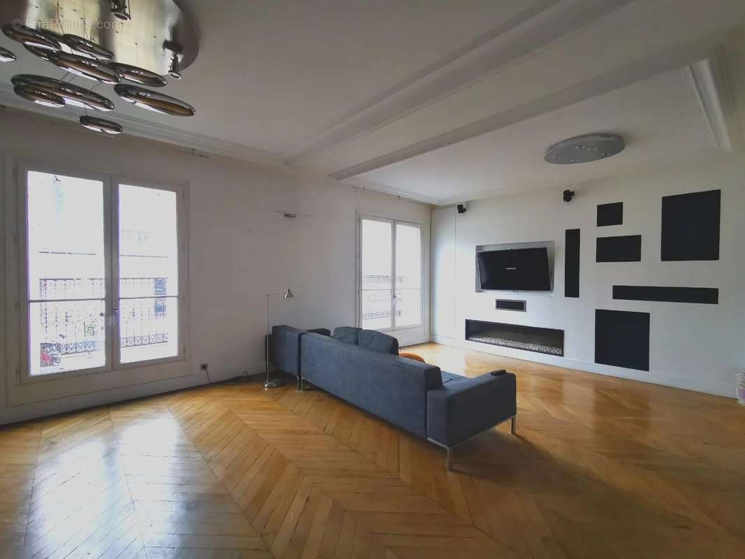 Appartement à PARIS-8E