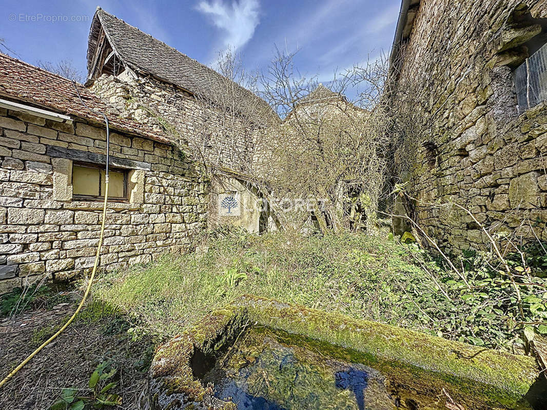 Maison à COUBISOU