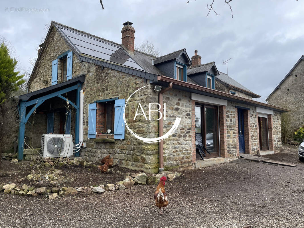 Maison à SAINT-CALAIS-DU-DESERT