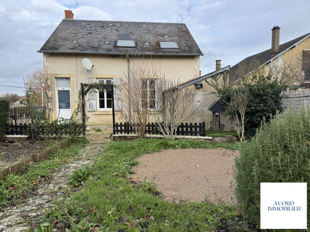 Maison à BENGY-SUR-CRAON