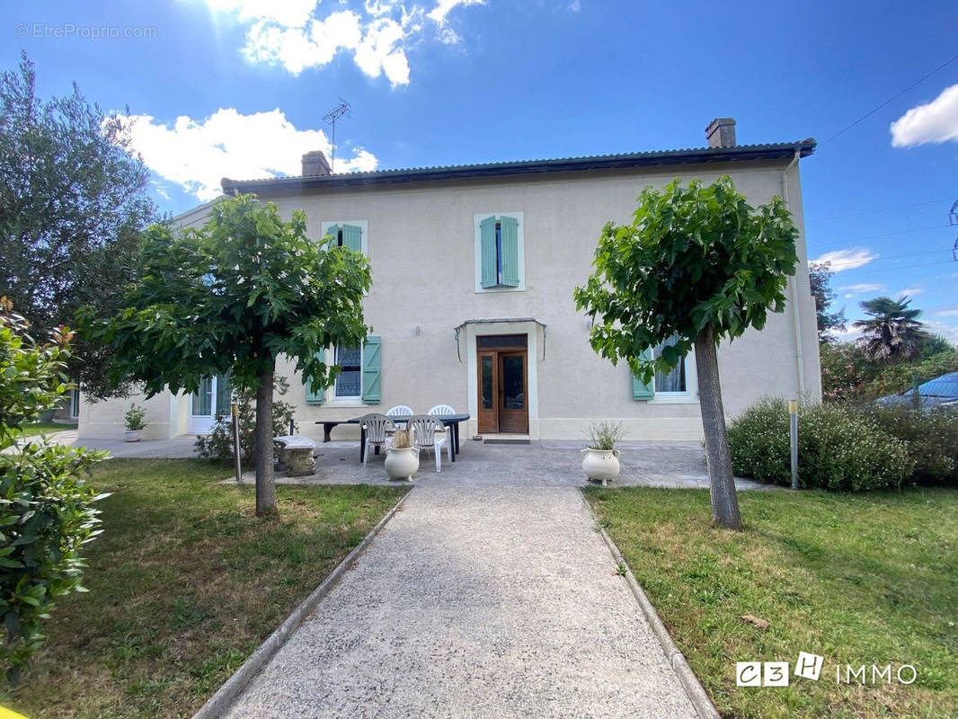 Maison à SAINT-ELIX-LE-CHATEAU