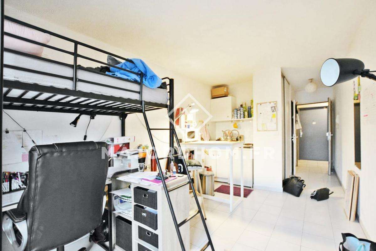 Appartement à MARSEILLE-5E