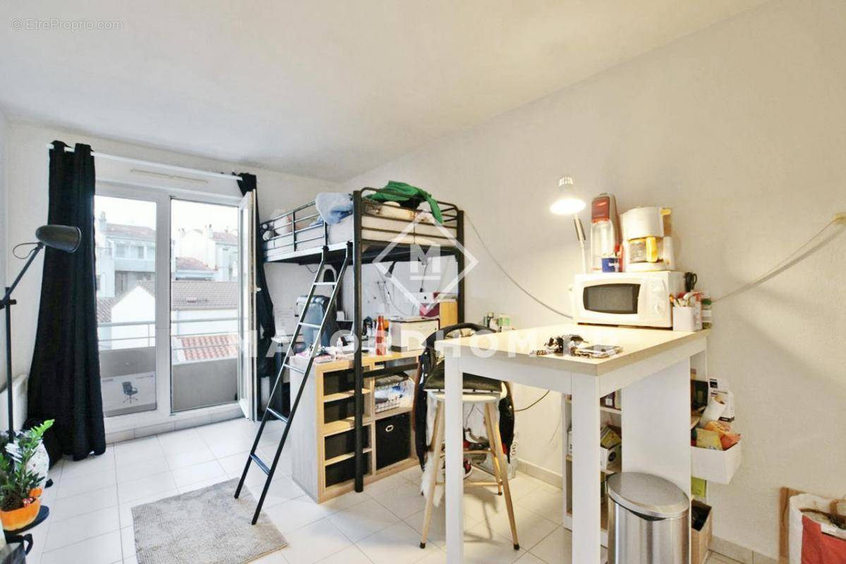 Appartement à MARSEILLE-5E