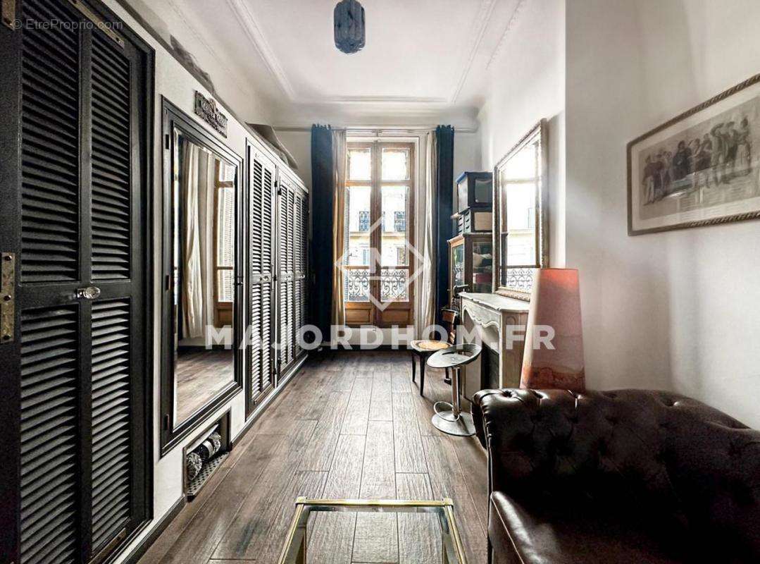 Appartement à MARSEILLE-1E