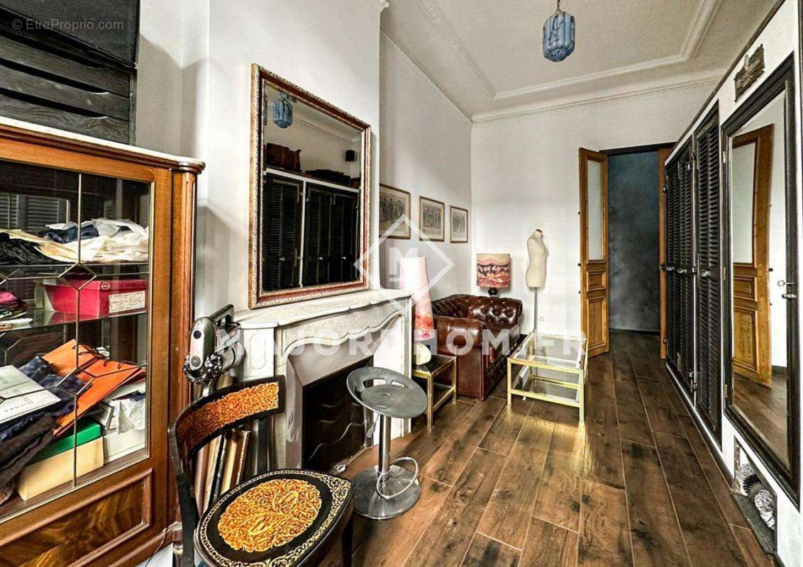 Appartement à MARSEILLE-1E