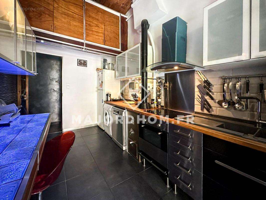 Appartement à MARSEILLE-1E