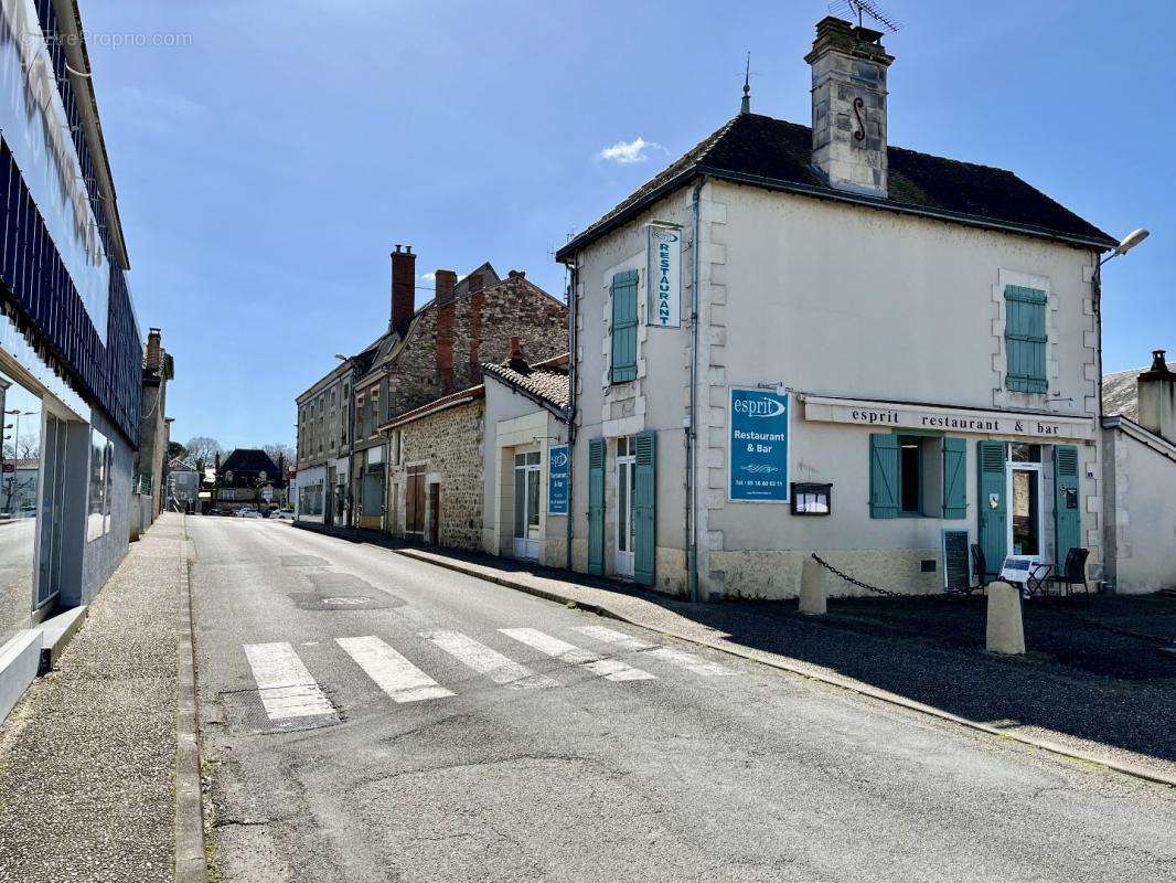 Commerce à L&#039;ISLE-JOURDAIN