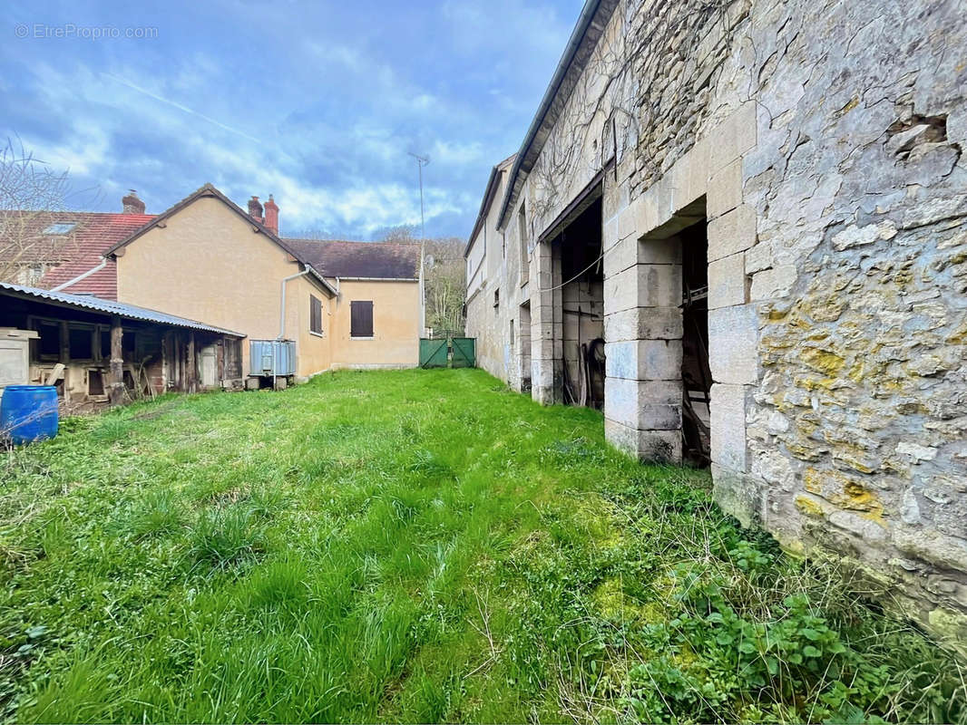 Maison à ANGICOURT