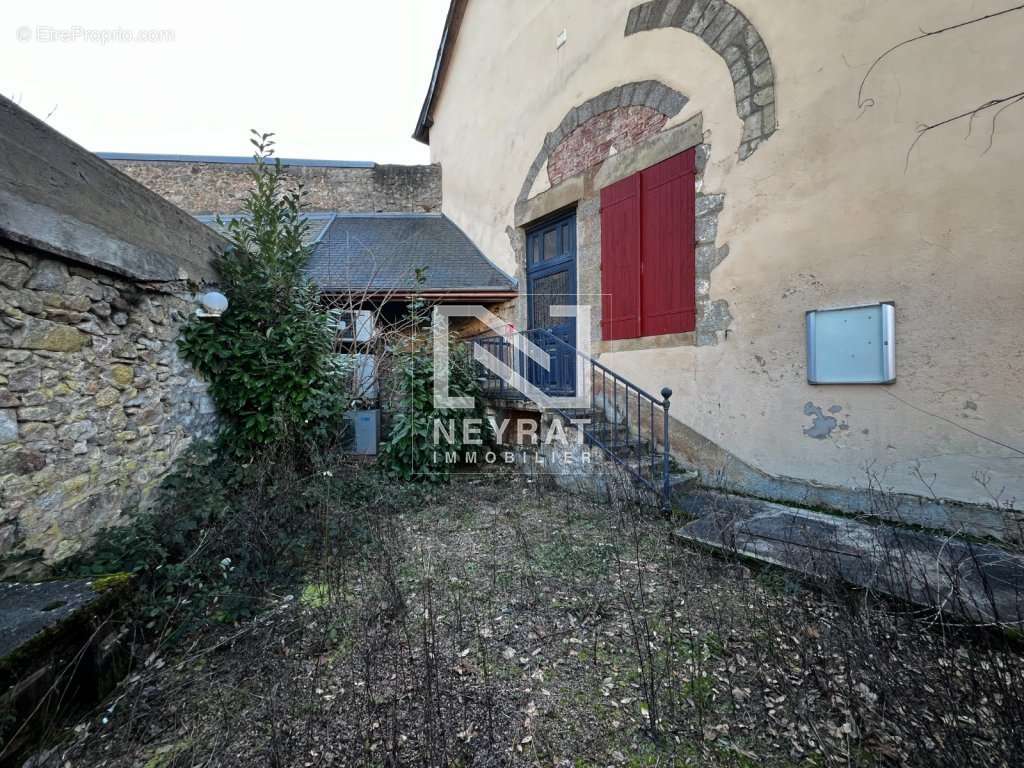 Appartement à CHATEAU-CHINON(VILLE)