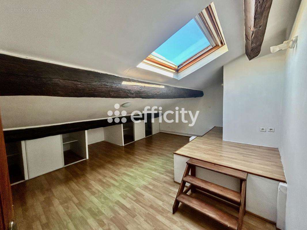 Appartement à MARSEILLE-16E