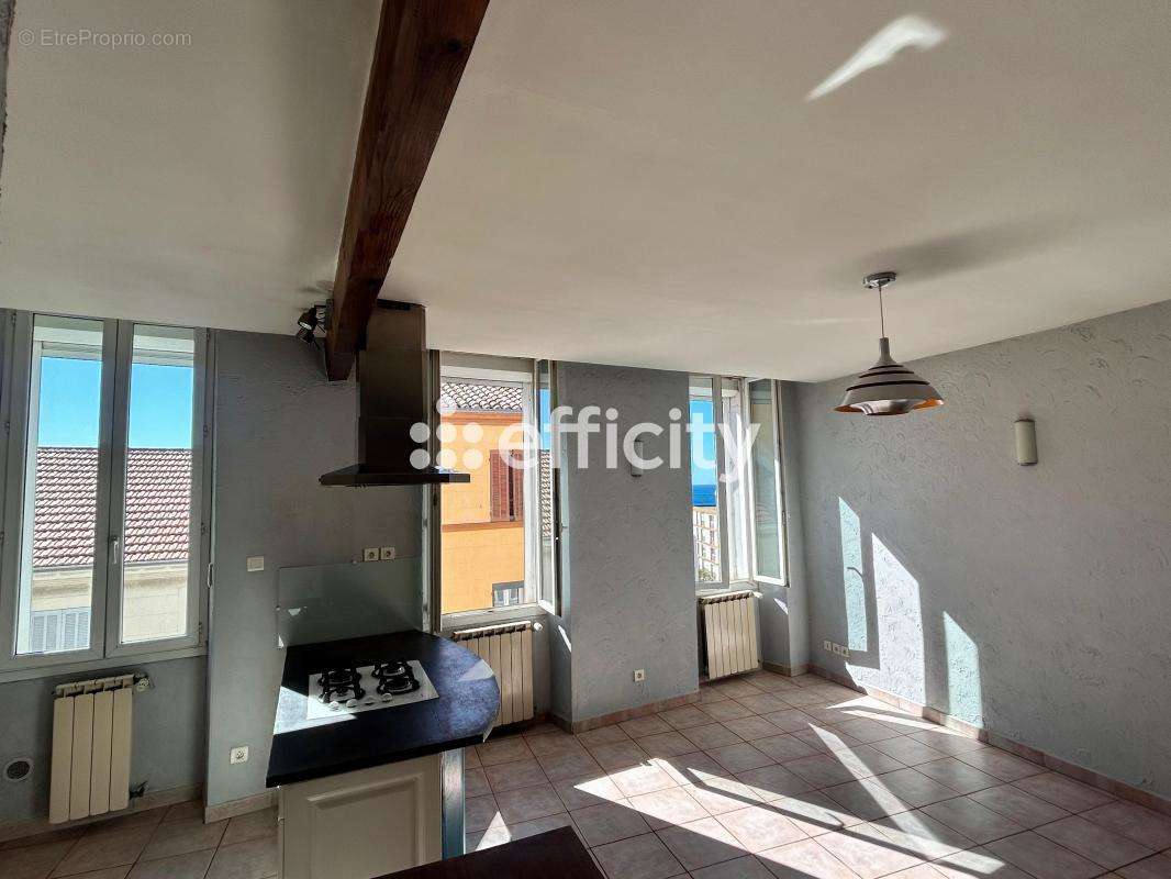 Appartement à MARSEILLE-16E