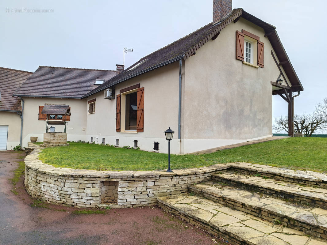 Maison à MAIZIERES-LA-GRANDE-PAROISSE