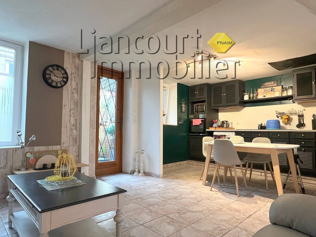 Appartement à LIANCOURT