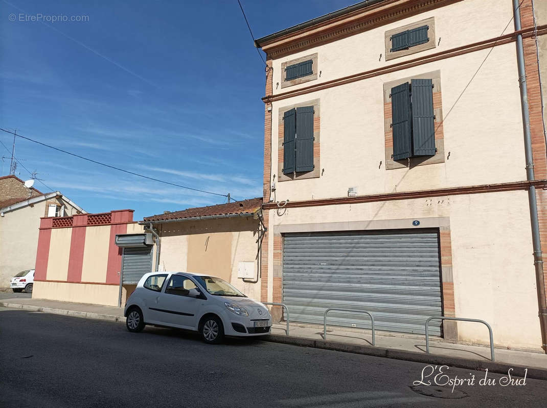 Le commerce  - Maison à GRAULHET