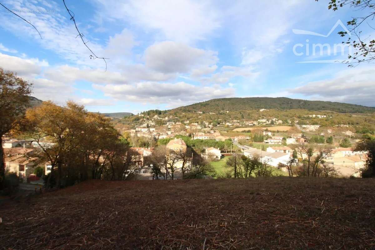 Terrain à COUIZA