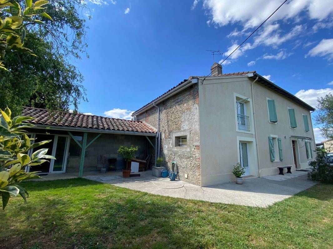 Maison à SAINT-ELIX-LE-CHATEAU