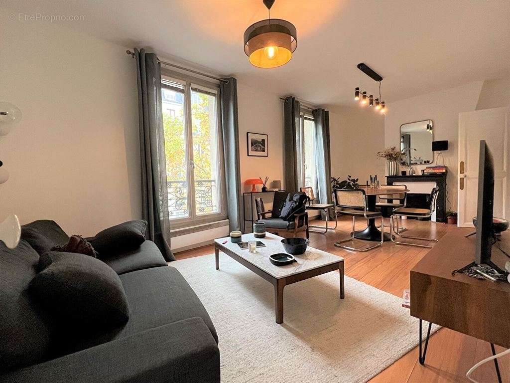 Appartement à PARIS-17E