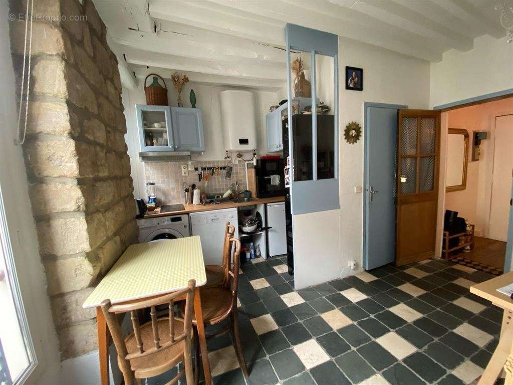 Appartement à PARIS-10E