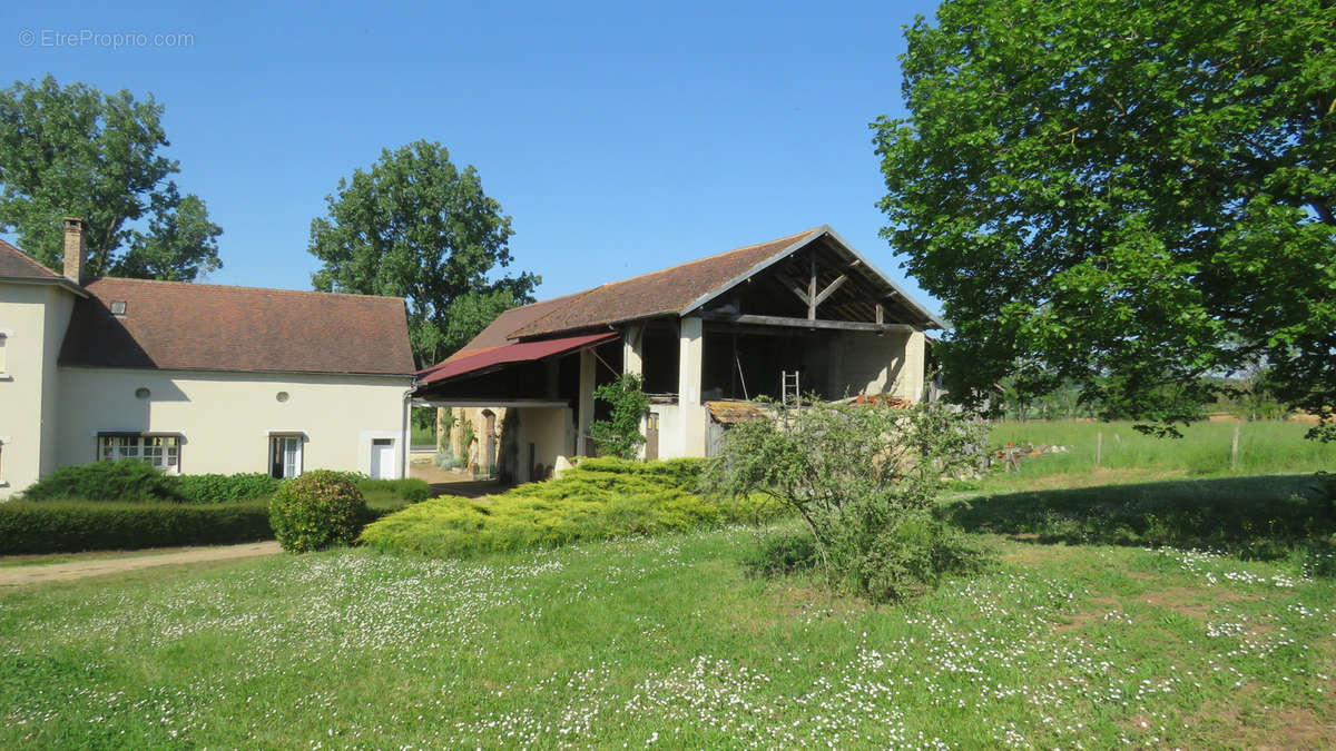 Maison à HAUTEFORT