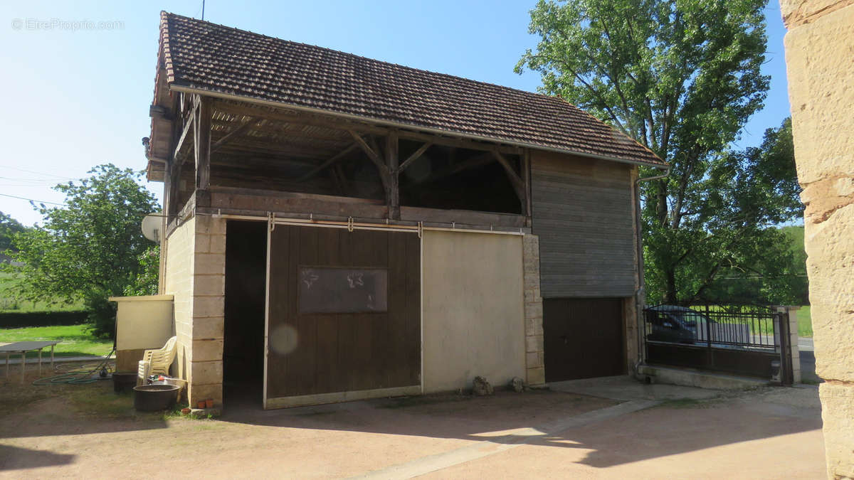 Maison à HAUTEFORT