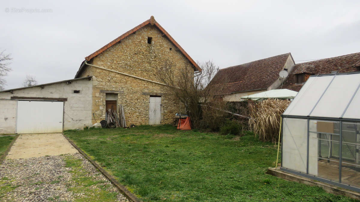 Maison à HAUTEFORT