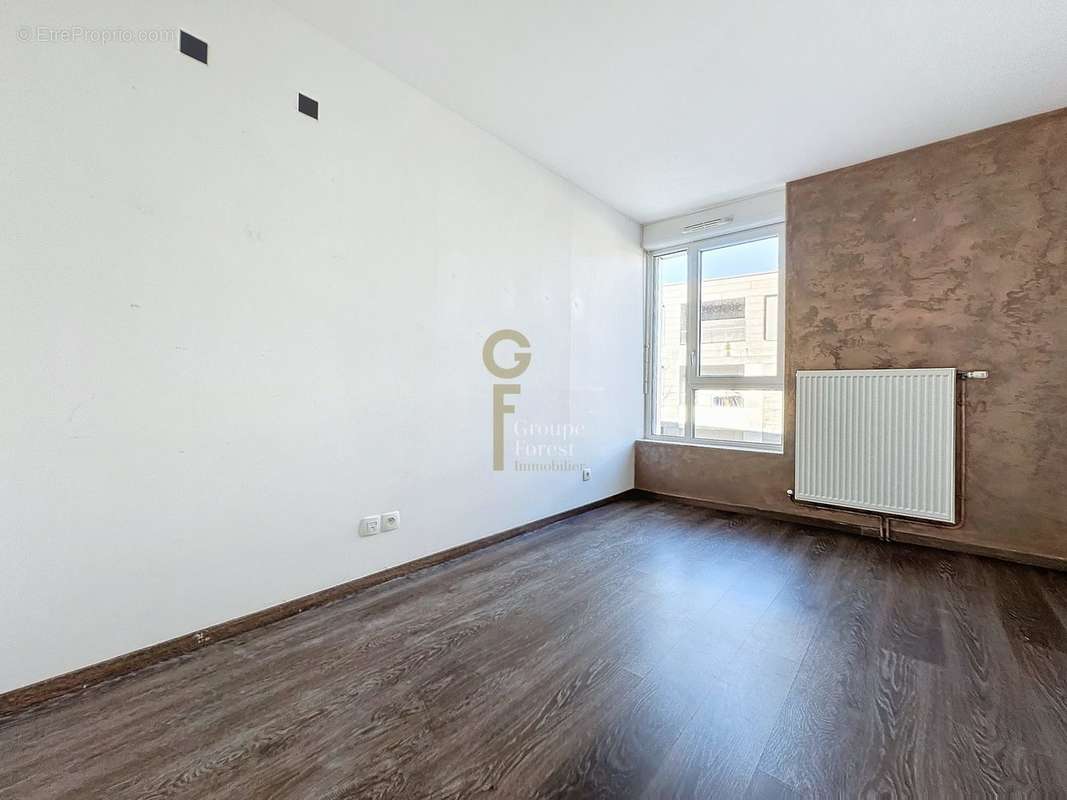 Chambre 2 10,1 m2 - Appartement à LILLE