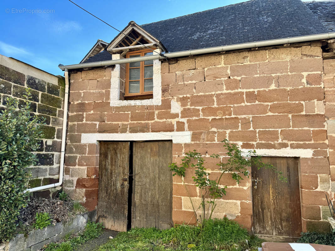 Maison à VARS-SUR-ROSEIX