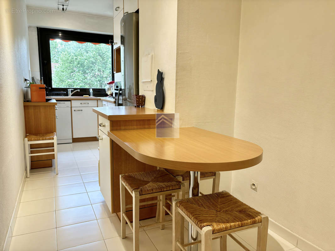 Appartement à COURBEVOIE