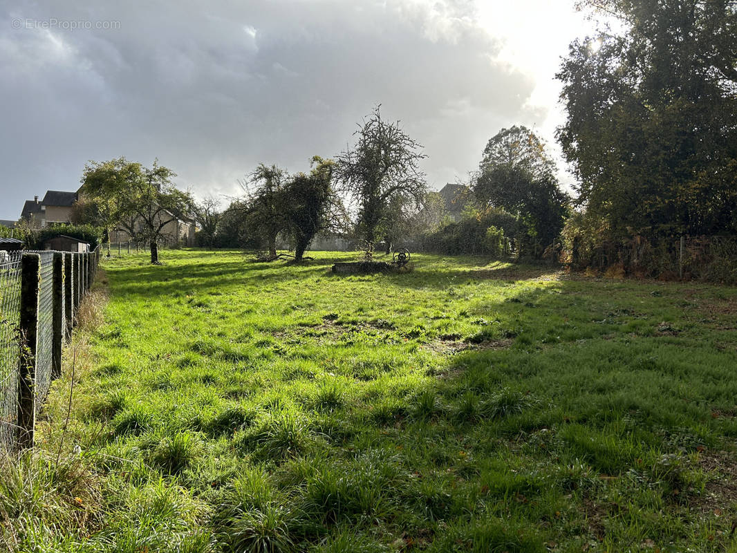 Terrain à EGLETONS