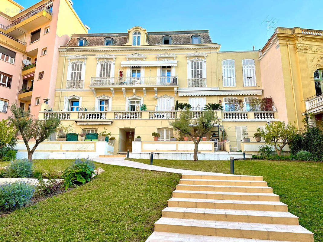 Appartement à MENTON