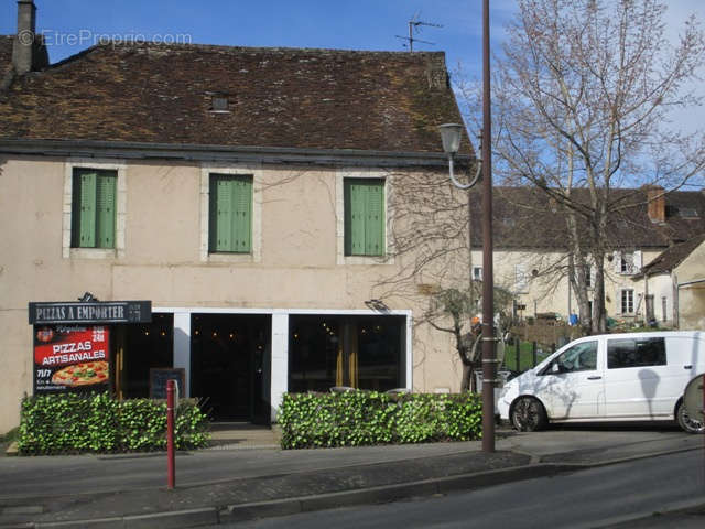 Appartement à SAINT-YRIEIX-LA-PERCHE