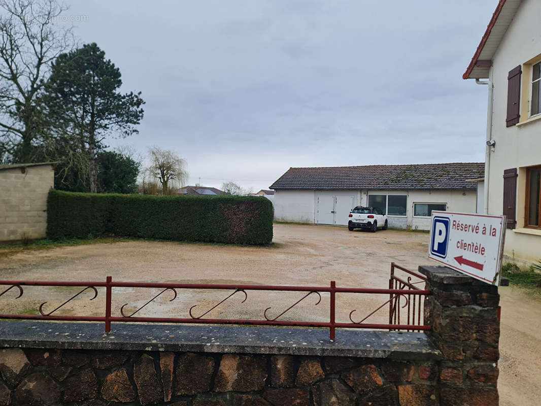 Commerce à SORNAY