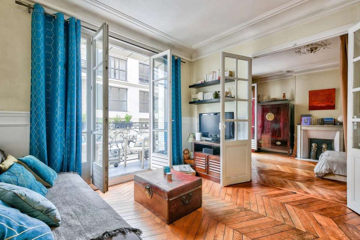 Appartement à LEVALLOIS-PERRET