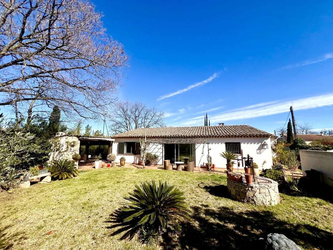 Maison à ROQUEBRUNE-SUR-ARGENS