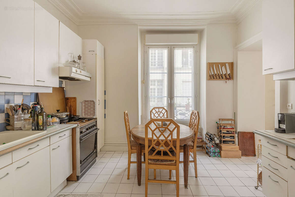 Appartement à PARIS-4E