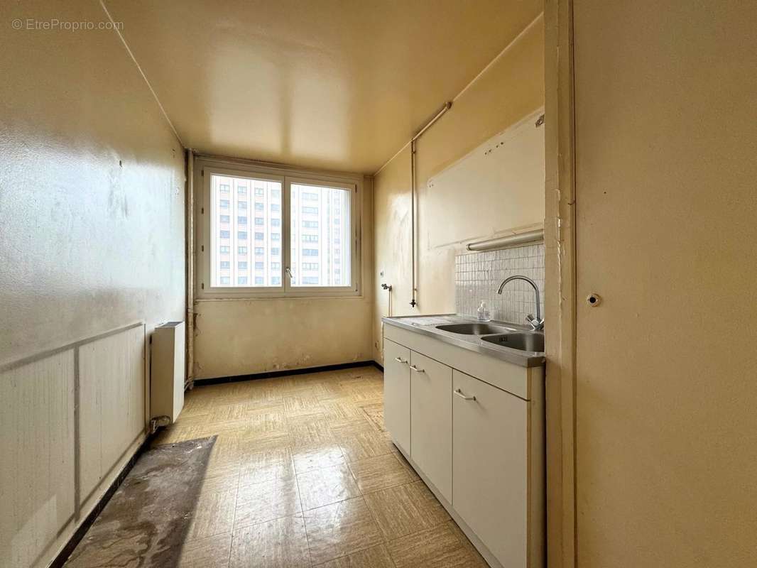 Appartement à PARIS-19E