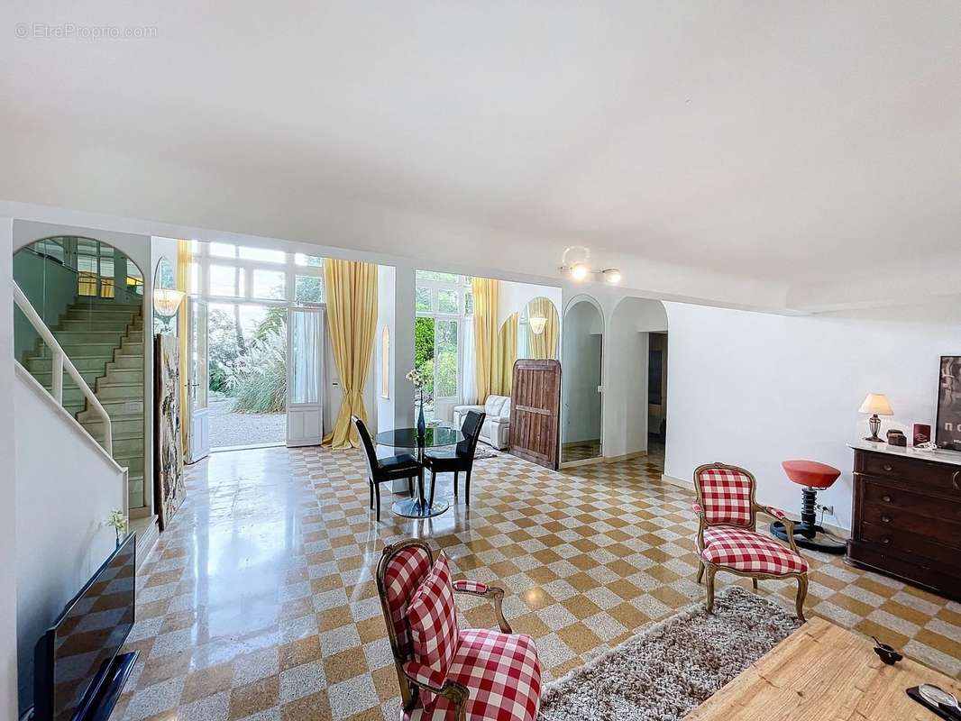 Appartement à MENTON