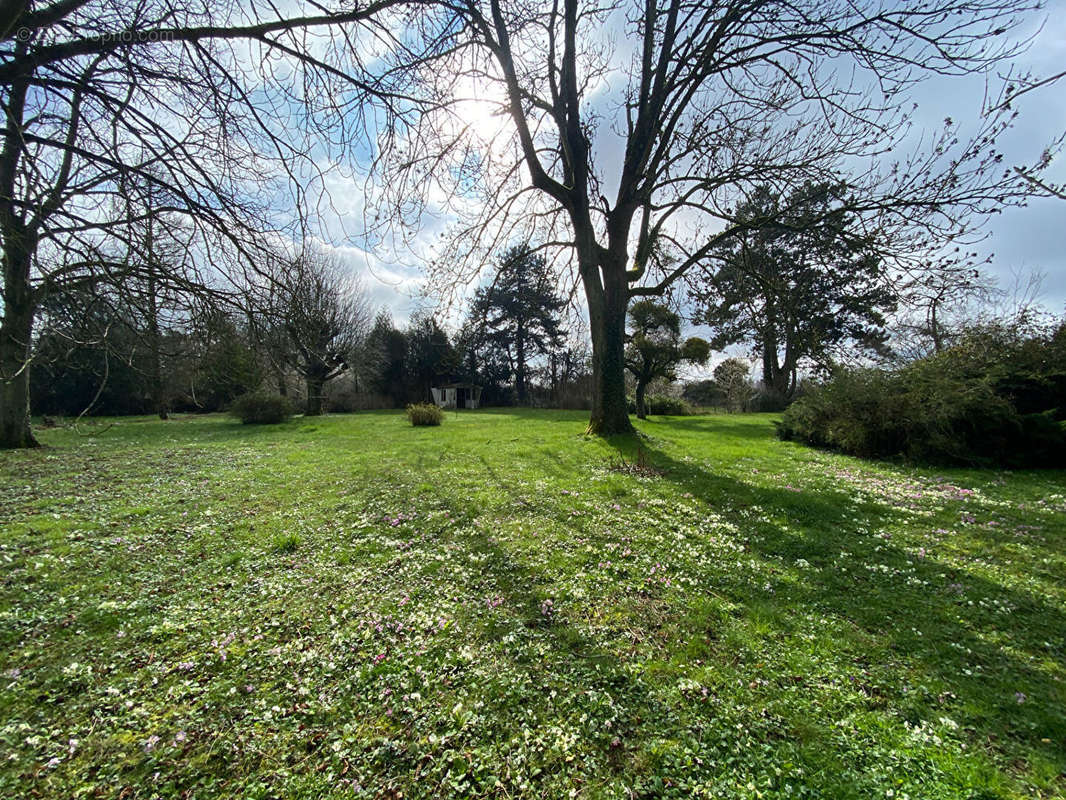 Terrain à MONTFORT-L&#039;AMAURY